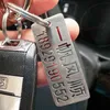 Keyring de carro personalizado Etiquetas gravadas Animal de estimação Aniversário Evitar perda Gravado número de telefone de aço inoxidável chaveiro presente para homens H1126