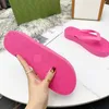 2021 new women's flat slippers clip toe design beach sandals classic buckle decoration multi-color non slip outsole size 35-42