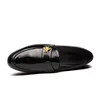 Italian Designer Moda Masculino Bordado Britânico Sapatos Britânicos Veludo Golden Locais Slip-on Hairstylist Casual Mens Preto Calçado Tamanho Grande: US6.5-US13