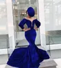 2022 Sexy Arabische Royal Blue Velvet Prom Jurken Dompelen V-hals Illusie Lange Mouwen Mermaid Party Jurk Avondjurken Kapel Trein Plus Size