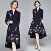 Mode ontwerper vrouwen herfst winter elegante geborduurde jurk vrouwelijke kantoor party robe donkerblauw vintage jurken vestidos 210525