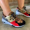 2023 Fashion Women's Sneakers مختلط ألوان متلازمة زيادة غير رسمية أحذية رياضية مريحة ومريحة للسيدات للإناث Y0907