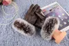 Пяти пальцев перчатки Женская леди кожаная мех зимний водонепроницаемый сенсорный экран Утолщение внутреннего плюшевого теплого теплого тепло