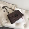 Varumärkesdesigner kvinnor crossbody väskor liten klaff pu läder flätad rem axel väska lady handväskor och pursar svart248v