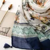 Mode Höst Kvinnor Viskos Scarf Aztec Etniska Retro Floral Tassel Beach Shawls och Wraps Kvinna Foulards Echarpe Muslim Hijab