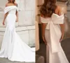 2022 Abito da sposa Tromba Abito da sposa Spalle scoperte Corte dei treni Raso Manica corta Romantico Taglie forti Moderno con fiocco Vestido De Noiva Robe De Mariage