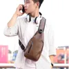 Homens Casual Charging Headphone Jack Couro Pu Grande Capacidade Travel Business Crossbody Bags