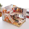 귀여운 DIY 인형 집 나무 인형 주택 미니어처 인형 가구 키트 어린이위한 LED 장난감 크리스마스 생일 선물 Q0624