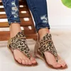 2021 Kvinnor Designer Sandaler Flat Tofflor Klassisk Leopard Style Flip Flops Sommarstrand Animal Färger Tjej Slides Casual Skor Storlek 35-43 W6