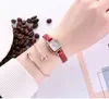 Relojes de pulsera para estudiantes y mujeres con esfera pequeña entera, reloj de cuarzo, correa de cuero multicolor, relojes de pulsera con temperamento para niñas 2622