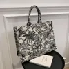 Kvällsväskor Designerhandväska För Dammode Väska Jacquard Broderi Kvinnliga Flickor Shopper Canvas Tote Axel