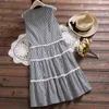 Retro literaire kant veter-up taille plaid mouwloze jurk zomer a-line vrouwen shirt 3519 50 210528