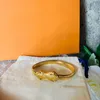 황동 chennes 나노 그램 디자인 뱀 체인 18K 골드 목걸이 새겨진 금속 편지 패턴 꽃 팔찌 하이 엔드 패션 쥬얼리