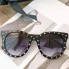 Designer Solglasögon SL52 Mens eller Women Super Classic Punk Style 65 Rivets Mode och Elegant Explosion Glasögon Black Frame UV400 Skydd Top Quality
