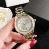 Montres de marque femmes dame fille cristal tête Style métal acier bande Quartz montre-bracelet VE 51