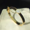 Классические дизайнерские браслеты для женщин, браслет с замком с цветами, женский браслет из нержавеющей стали, кожаный ювелирный подарок с коробкой287r