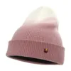 グラデーションカラー小さなロゴニットキャップ2021秋/冬のドーム暖かいウールの帽子カバー