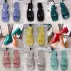 Lyxiga tofflor Gelé Sandaler Flat Slides Plattform Mules Open Toe Outdoor High Heels Slipper Summer Flip Flops Women Gummi Designer Skor