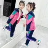 Spring Autumn Kids Girls Kpop Sportkläder Set Baby ColorBlock Windbreaker Sportwear Pants Youth School Uniform Tracksuit SE3538225