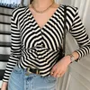 Vintage Striped Pattern Slim Fit T Shirt Kvinnor V Neck Långärmad Pullover Tees Femme Spring All Match Lady Top 210422