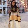 Czarno-biały Sweter Stripe Streetwear Loose Top Pullover Kobieta Jumper Z Długim Rękawem Turtleneck Krój dzianiny Swetry 211215