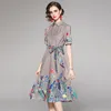 Boutique Summer Bow Impresso Vestido de Manga Curta Temperamento Mulheres Vestidos High-End Trendy Floral Dress Festa Escritório Vestidos