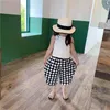 Chegada de verão Meninas Moda Design Coreano Conjuntos Kids Dot Terno Back Bow 210528