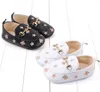 Baby Boy First Walkers para 0-18 M com Bees Stars Newborn Casual Shoes Toddler Infant Loafers Shoe Cotton Sole Soft Kids Mocassins 2 style