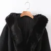 Kvinnorsullblandningar Vintage Chic Hooded Jackor Kvinnor Fashion Oversized Fur Collar Coats Elegant Ladies Sashes Design Outerwear