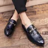 tendência homens casuais sapatos botão metal crocodilo padrão brilhante designer de luxo oxford mocassin vestido de casamento calçado