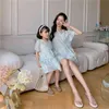 Sommar ren färg förälder-barn cheongsam tvådelad mor dotter klänning set familj matchande kläder 210702