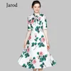 Sommer Designer Mode Kleid Frauen Kurzarm Casual Print Rose Blume Weiße Fliege Elegante Midi Kleid Vestidos 210518