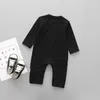 Vår och höst Baby Mummy Daddy Print Jumpsuit för Unisex Casual Brev 210528