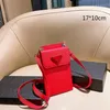 Moda luksusowe mini torby na smartfony projektanci minisalizować torba telefoniczna crossbody jedno ramię z trójkątem małe portfele torebki sho4761425
