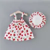 Nyfödd baby sommar klänningar avslappnad spädbarn barn baby flickor jordgubbe tryckta ärmlös kläder prinsessan band klänning + sol hatt q0716