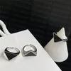 Metal Triangle Band Anneaux Designer Womens Black Ring Women Valentines Gift aninsary Simple Style Hands Accessoires 3433492