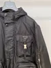 Moncler jas heren Winter Designer Katoenen jas Hoge kwaliteit gerecycled vezel Nylon Multi Pocket Zip Ing US Size Straight Tube Loose Edition Heren