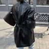 サッシレザージャケット女性冬のフェイクジャケットコートレディーブラックPUシングルブレストボタンオートバイストリートウェアコート210601