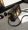箱形バッグロックバックルワンショルダーメッセンジャーデザインファッションスモールスクエアバッグレトロビンテージブリティッシュスタイル女性ミニ財布