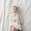 Bebê Bodysuit Primavera Roupas Coelho Triângulo Escalada Pura Algodão One-peça Saco Fart Hat Set 210429