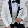 Homens feitos sob encomenda ternos do noivo branco Tuxedos preto xale groomsmen noivo casamento (jaqueta + calça + colete + laço)