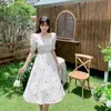 Franse retro floral jurk vrouwen casual vierkante kraag bladerdeeg mouw dunne fee jurk vrouwelijke feestjurk Koreaanse 210521