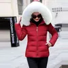 Giacca invernale da donna bianca europea di moda Grande pelliccia con cappuccio spessa piumino Parka Cappotto caldo femminile per donna 211028