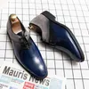 Scarpe oxford da uomo in pelle PU impiombate Scarpe eleganti da uomo dal design nuovo e unico Scarpe da sposa per feste da uomo blu nere italiane