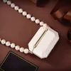 2022 Varumärke Fashion Jewelry Women Thick Pearls Chain Halsband Party Earphone Box Design Necklace White Black Harts Luxury Pendant1771891