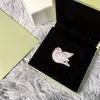 2021Exquisite Fashion Simple Peace Dove Dove Pigeon Cardigan Clover Pins Brooch v Style for Womengirls Valentine039S Mother039S 5405179