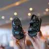 Barn Sandal Skor Pojkar Spädbarn Sandaler Skor Korsbundna Casual Sneaker Anti-halk mjukt läder för pojkar Småbarn Sommarskor
