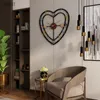 Moderne Minimaliste Creative Salon Amour Horloge Mode Silencieux Fer Chambre Métal Mur Cloc 210414
