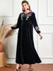 9977ファッション大型長袖アラブ女性の刺繍カジュアルゴールデンベルベットスイング秋と冬のドレス