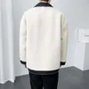 Komplette elegante Mann Lammwolle Mäntel Lederkragen Plüsch Pelzjacken für Männer Stil Weiße Stilvolle Herrenbekleidung 2021 Modisch